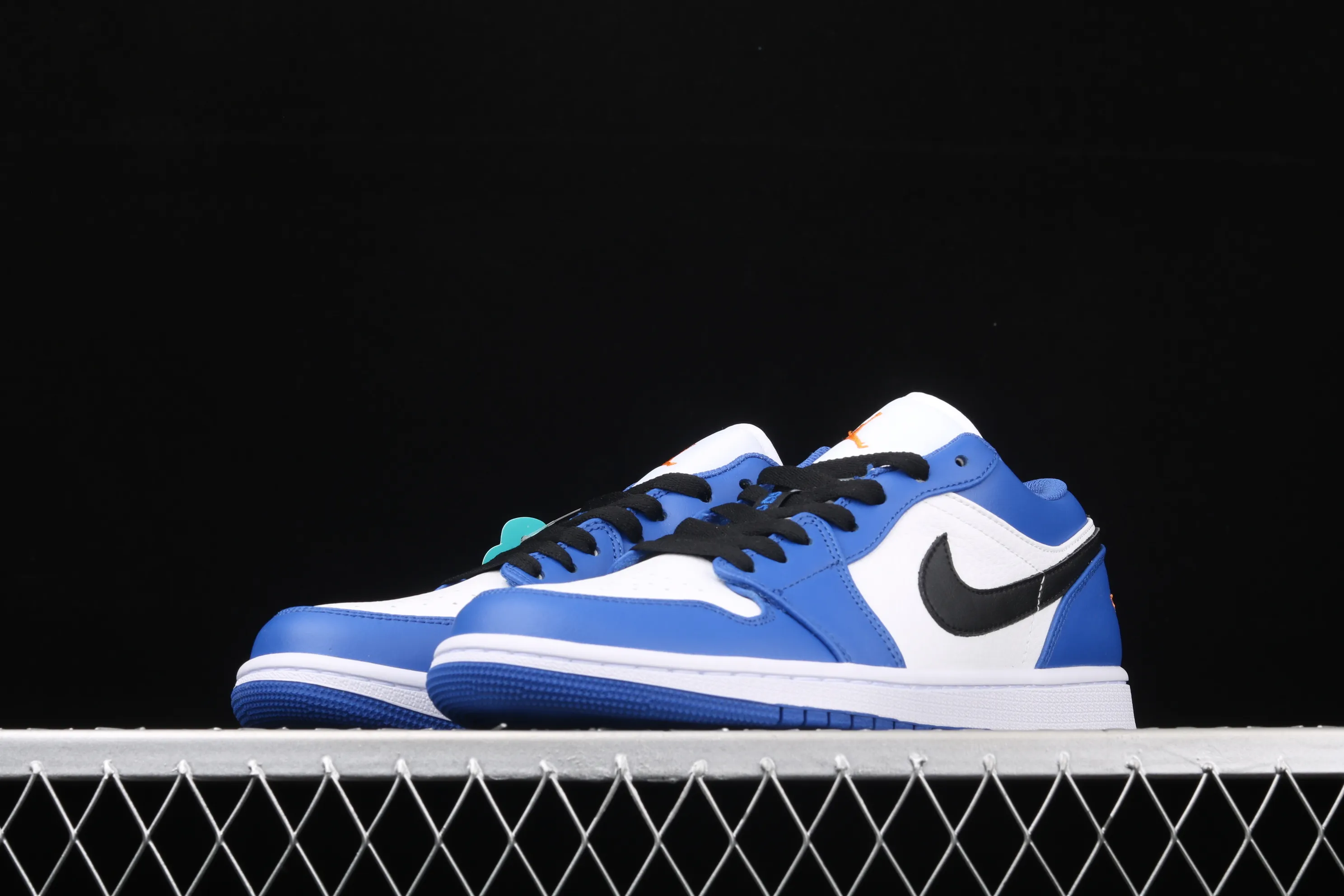 All categories Air Jordan Jordan series basketball shoes Air Jordan 1 Low new version Air Jordan 1 Low AJ1 Joe 1 white and blue top layer low-top cultural and leisure sports sneakers 553558-401